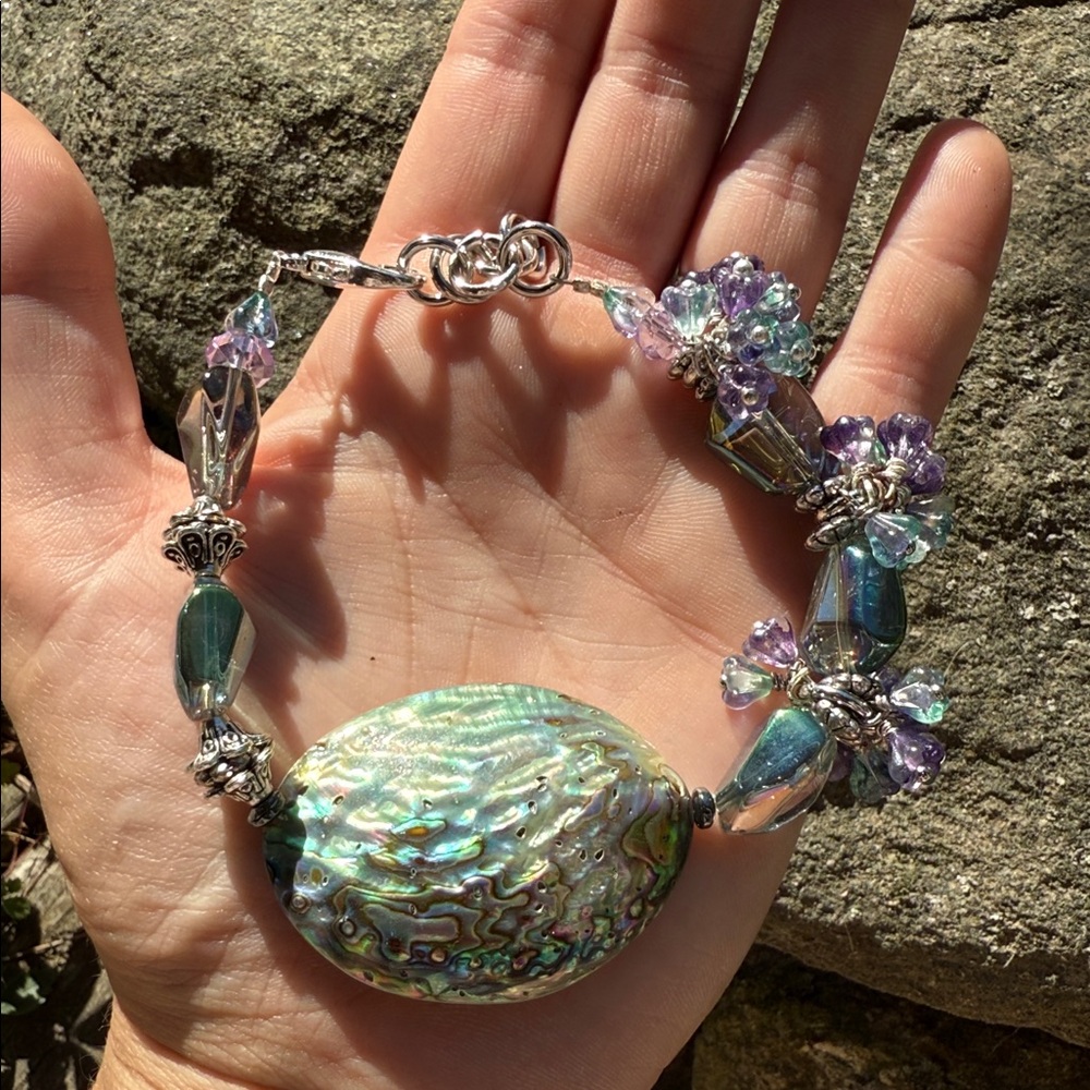 Iridescent Abalone Shell Bracelet with glass flower Accents - Picture 4 of 7